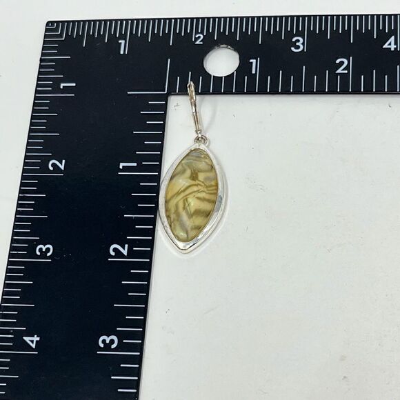 Vintage Gloria Vanderbilt necklace and earring set. - Picture 2 of 10